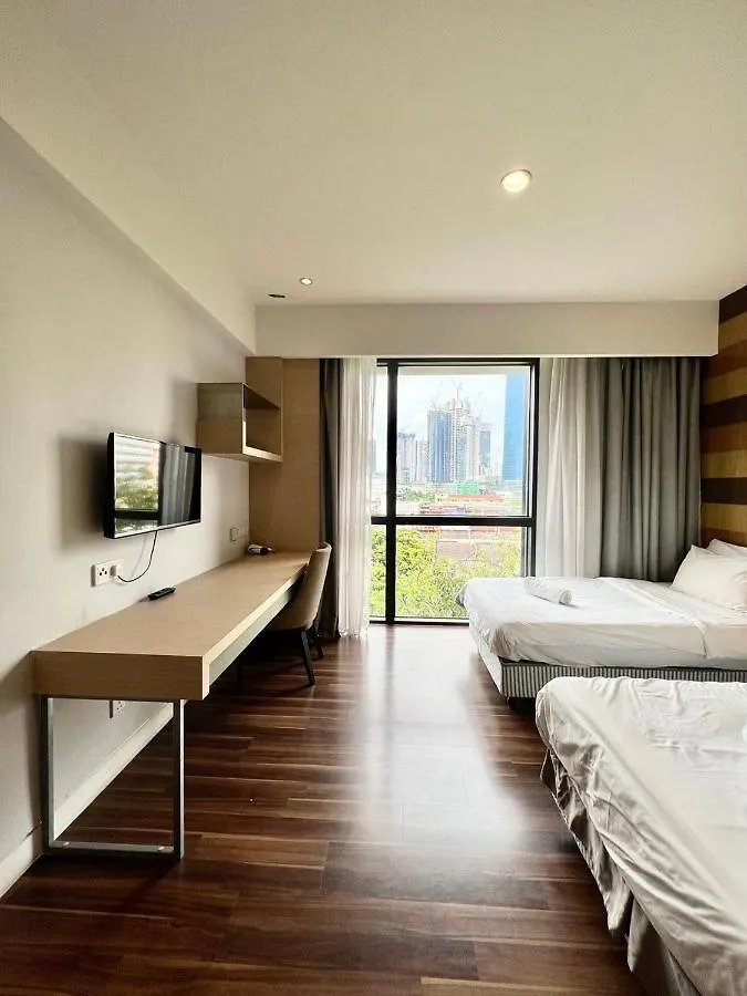 D\'Majestic By Lush Living location